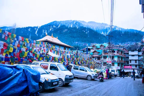 Delhi to Manali Tempo Traveller